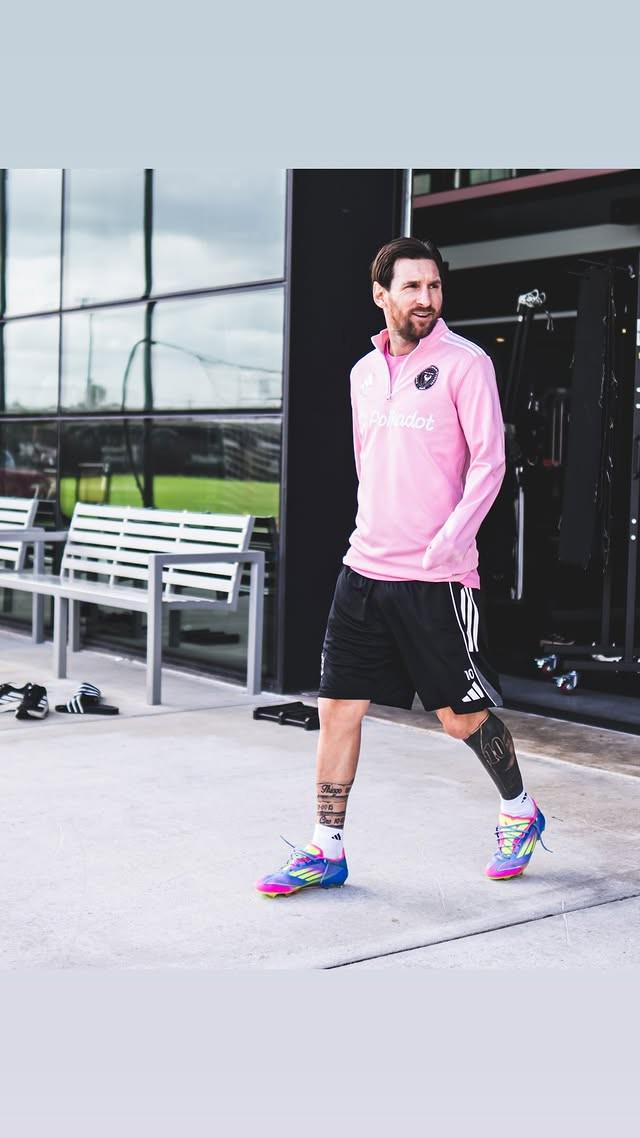 傷愈復出梅西曬出走向訓練場照片AG真人游戲第一品牌接近迎來(圖1) 傷愈復出梅西曬出走向訓練場照片AG真人游戲第一品牌接近迎來(圖1)