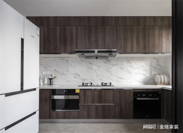 8㎡現代簡約裝修給你一個時尚舒適的家AG真人游戲平臺告別繁雜擁抱簡約11